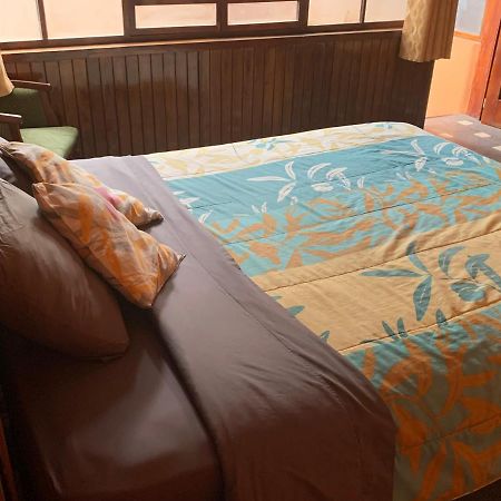 Hostel Santa Canela Cuenca Bagian luar foto