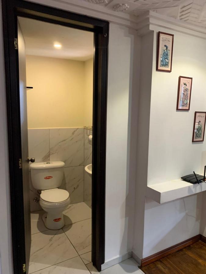 Hostel Santa Canela Cuenca Bagian luar foto