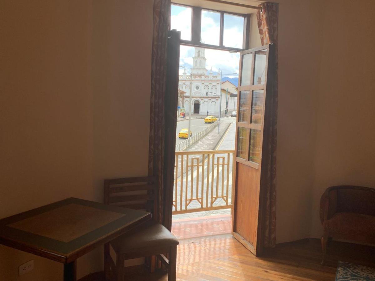 Hostel Santa Canela Cuenca Bagian luar foto