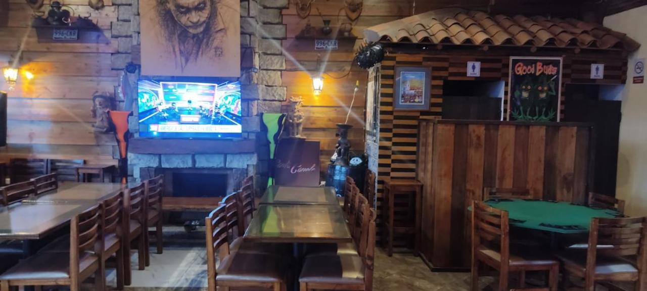 Hostel Santa Canela Cuenca Bagian luar foto