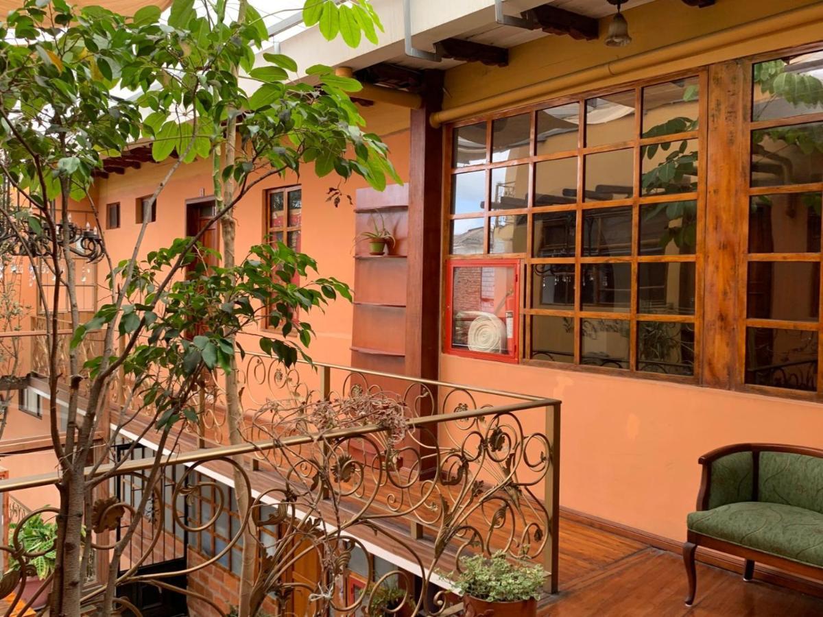 Hostel Santa Canela Cuenca Bagian luar foto
